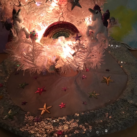 New Handcrafted 18 inch Unicorn Christmas Tree - Picture 6 of 7